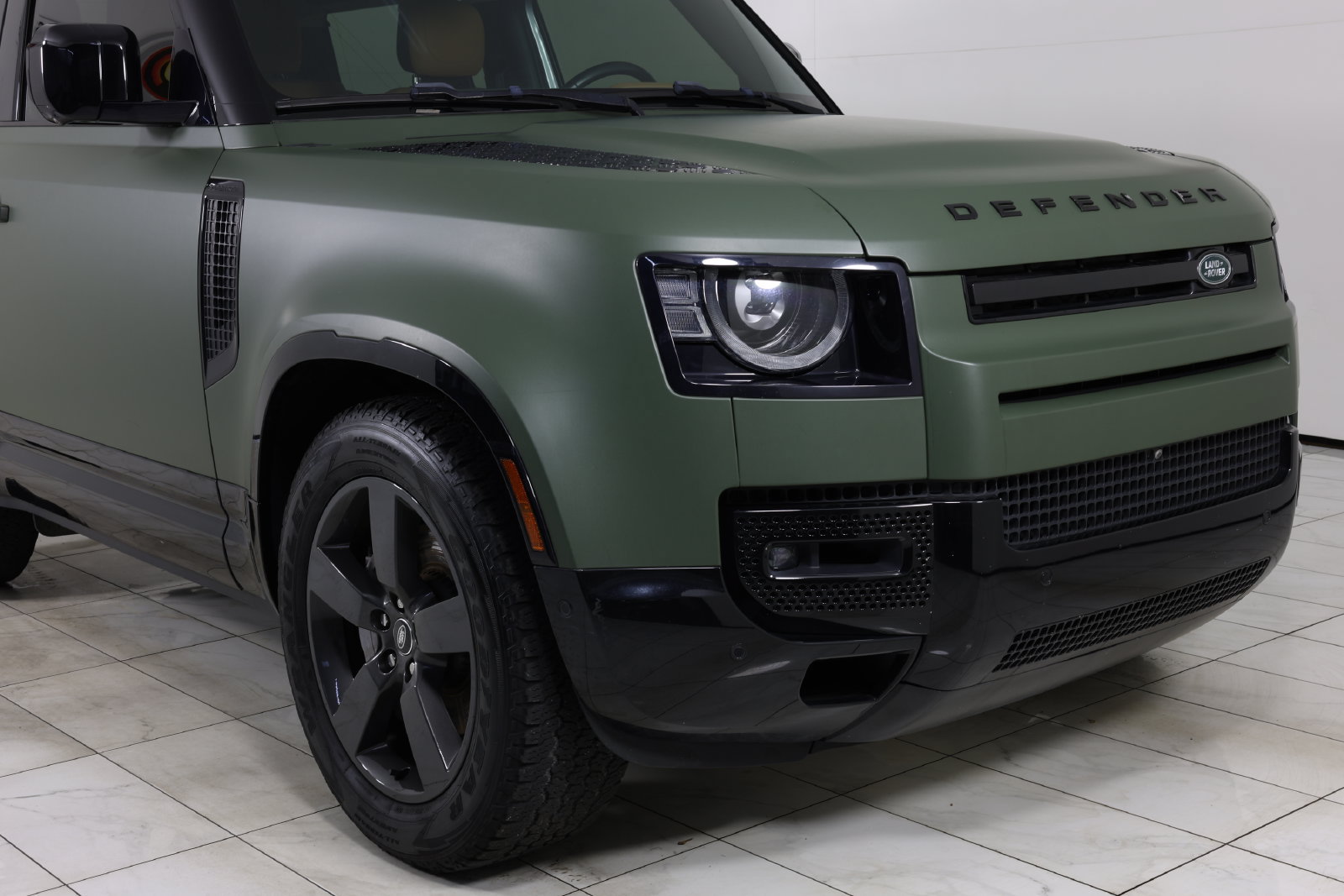 Used 2023 Land Rover Defender 90 SE AWD/4WD image 37