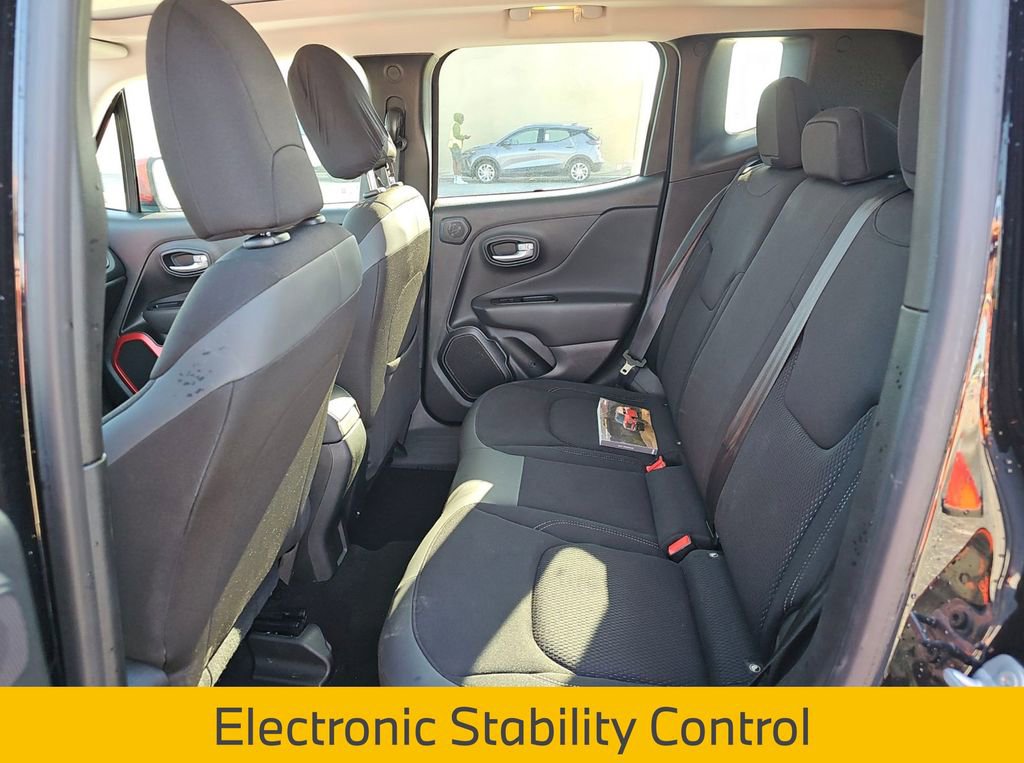 Used 2023 Jeep Renegade Latitude w/ Sun/Sound Group image 11