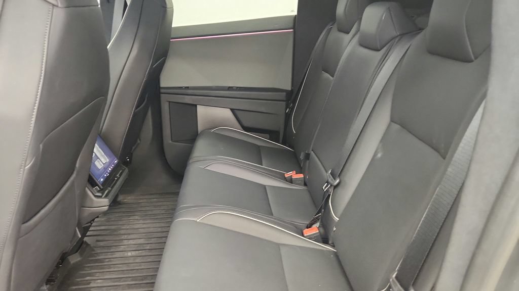 Used 2024 Tesla Cybertruck AWD Crew Cab image 34