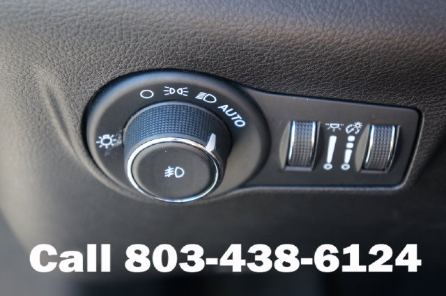 Used 2024 Jeep Compass Latitude AWD/4WD image 25