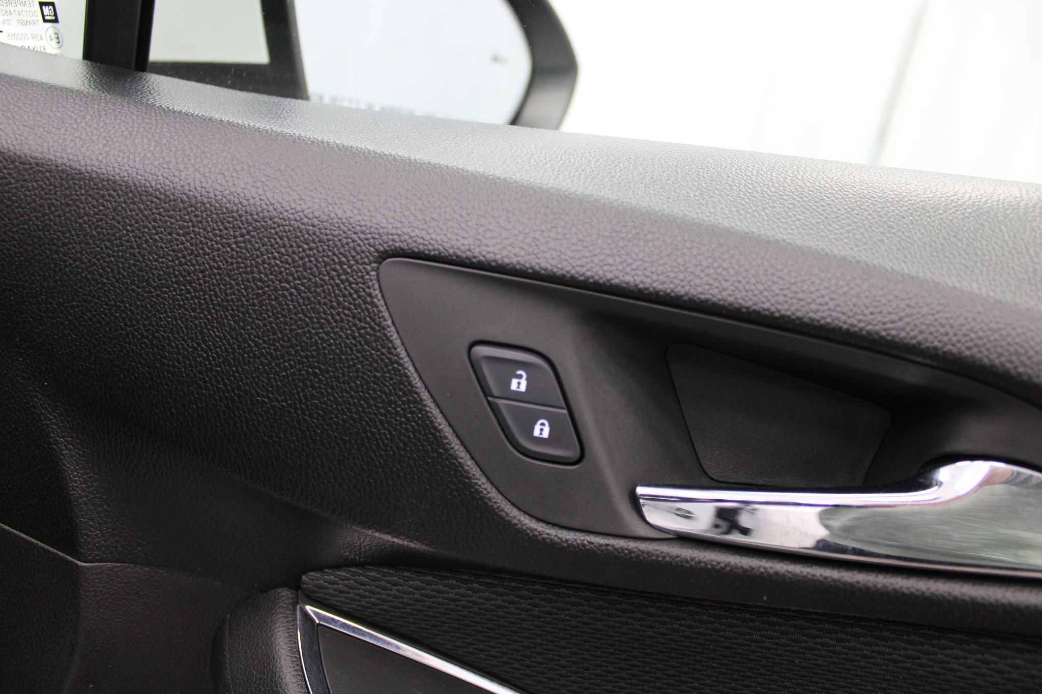 Used 2019 Chevrolet Cruze LT w/ Convenience Package image 30