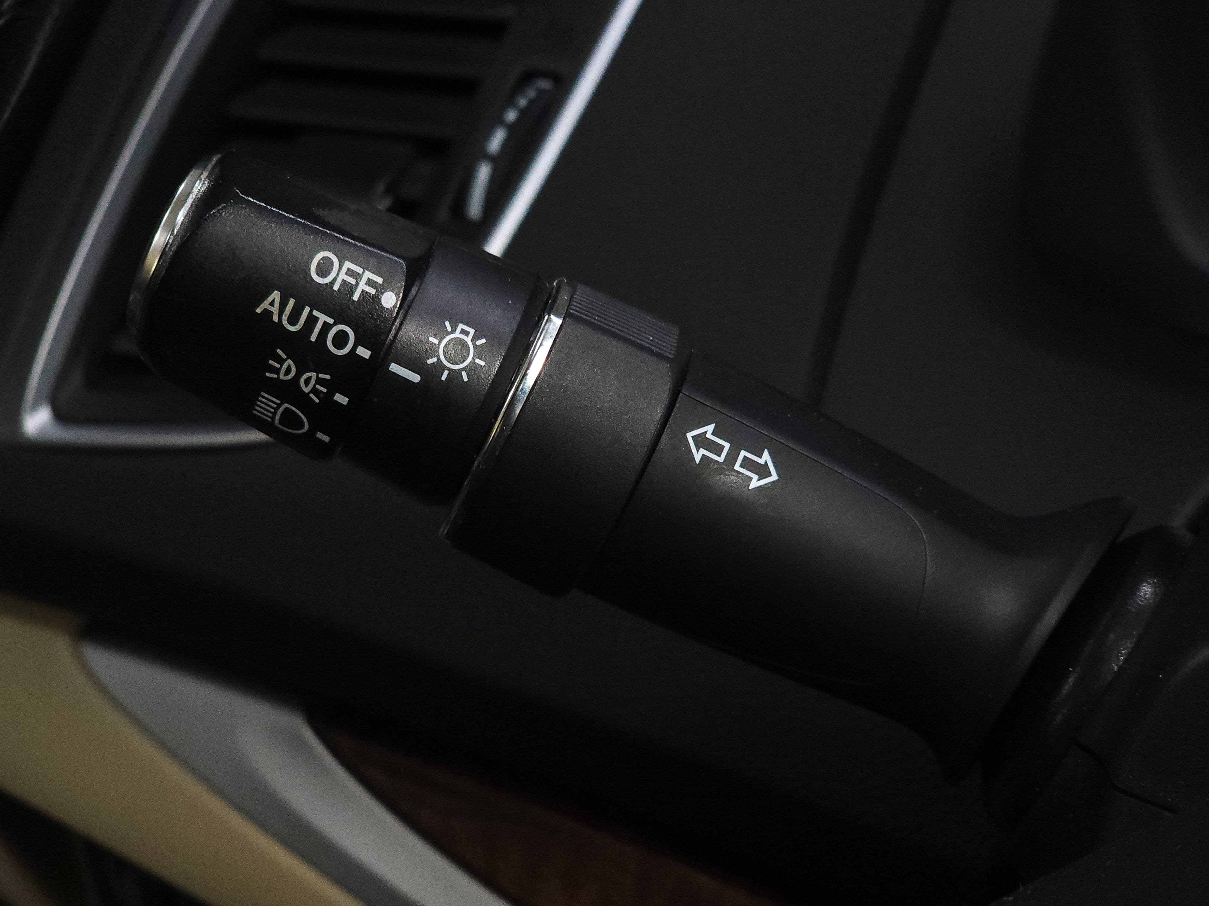 Used 2018 Acura TLX V6 image 24