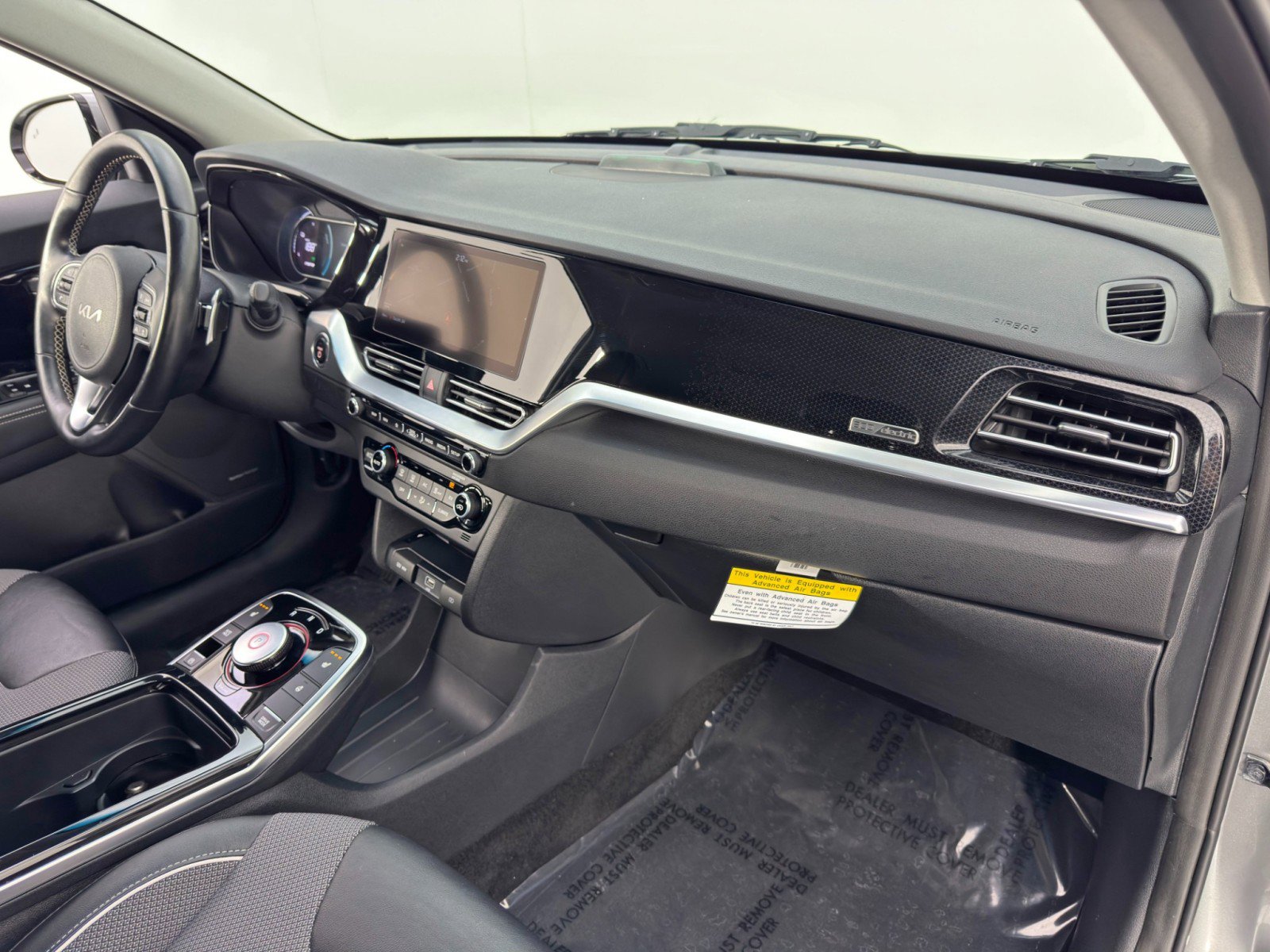 Used 2022 Kia Niro EX w/ Cold Weather Package FWD image 13