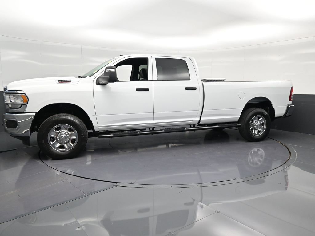 Used 2024 RAM 2500 Tradesman w/ Chrome Appearance Group AWD/4WD image 7