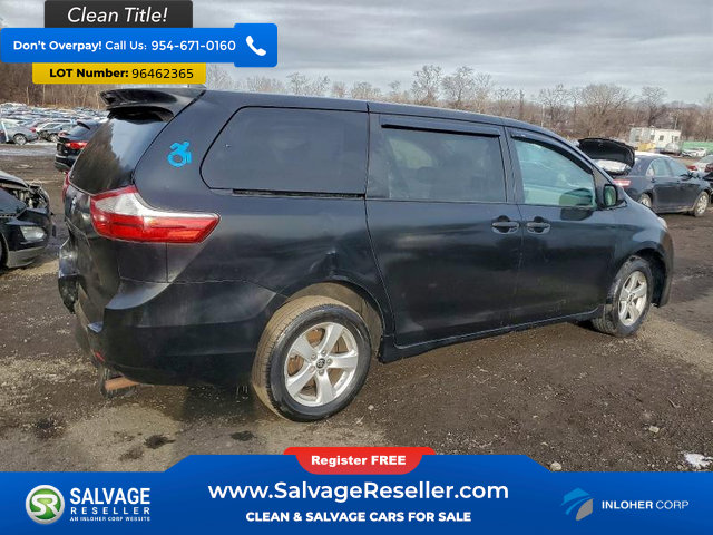 Used 2020 Toyota Sienna L image 4