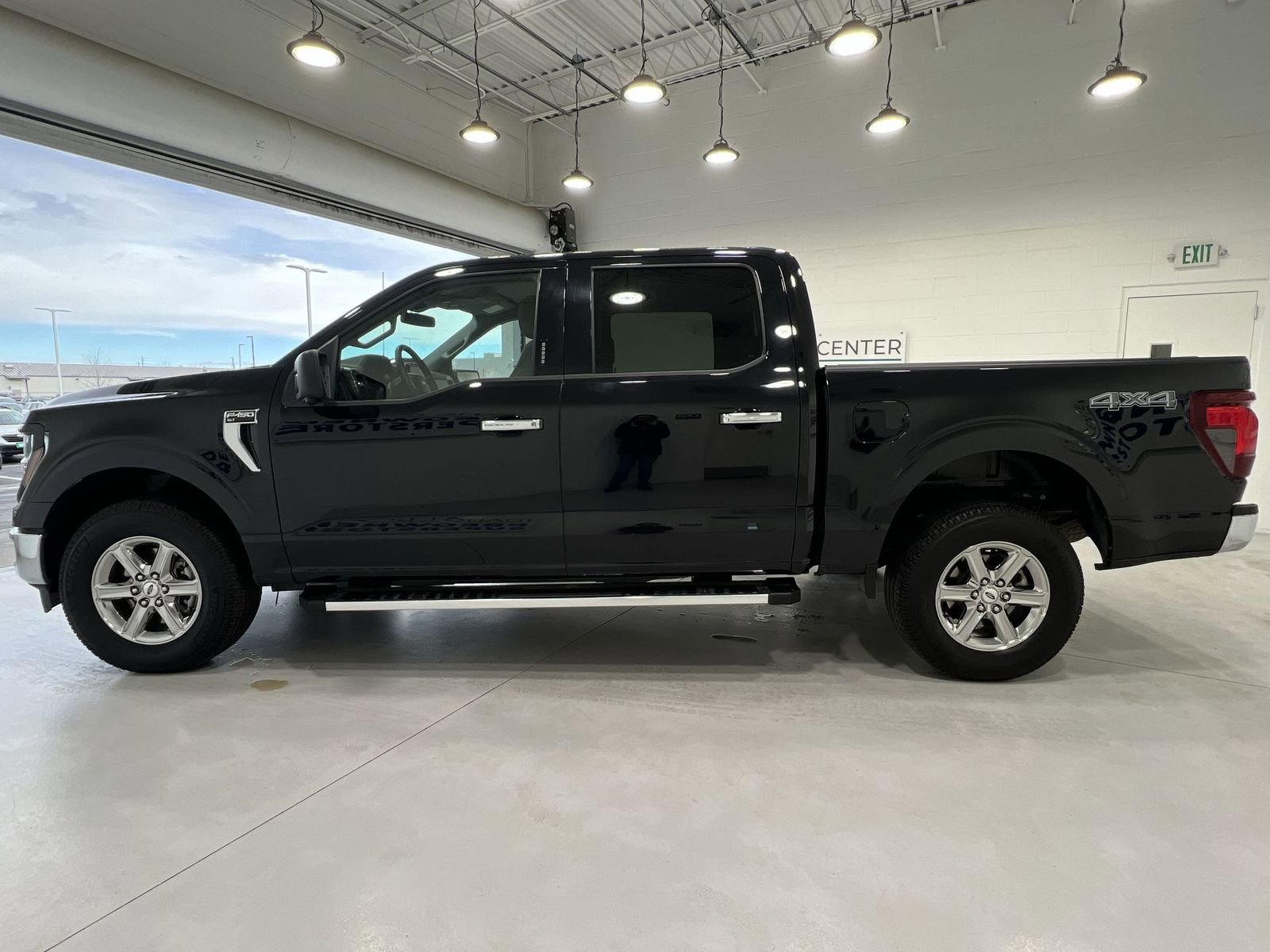 Used 2024 Ford F150 XLT image 5