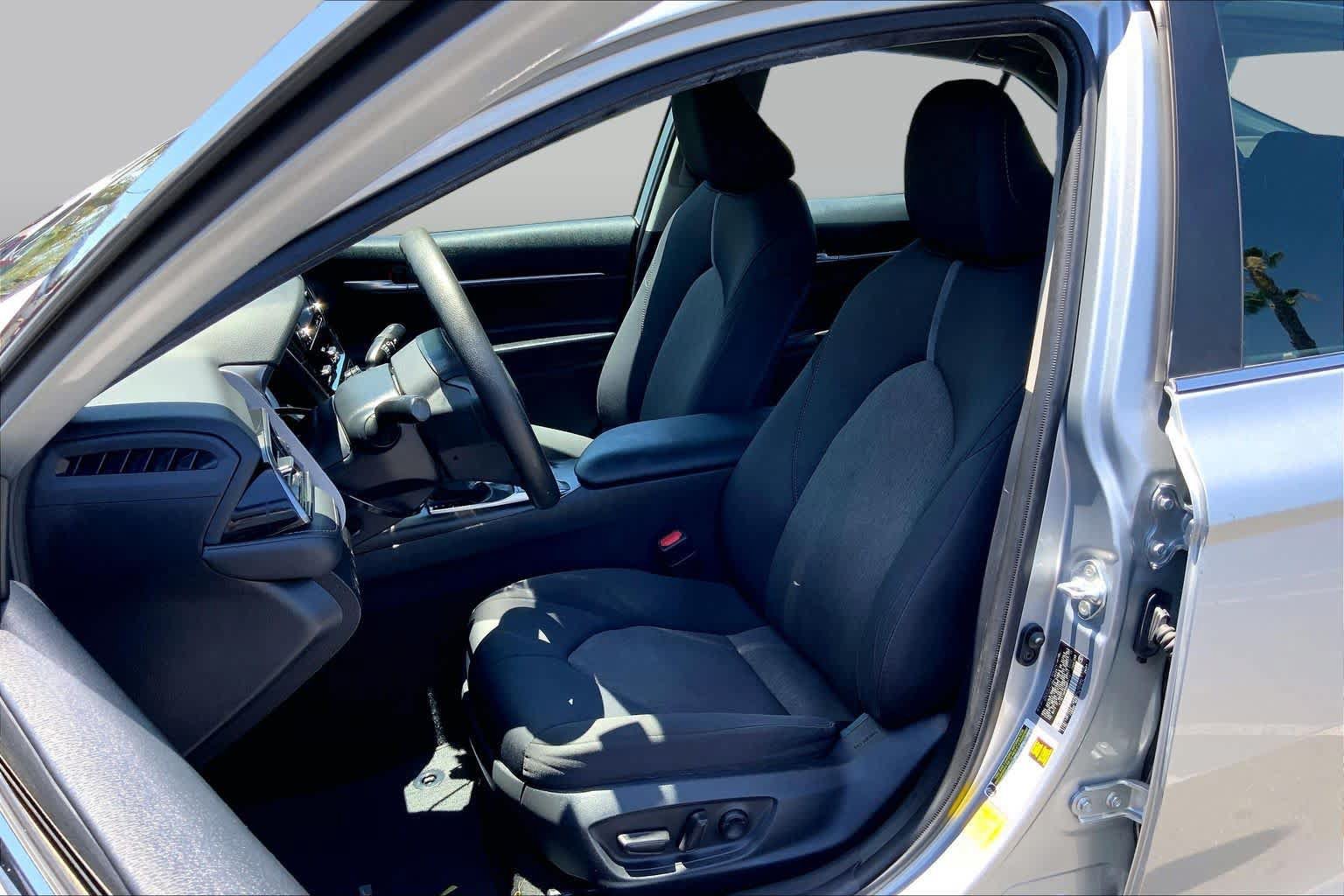 Used 2022 Toyota Camry LE w/ Carpet Mat Package (TMS) FWD image 7