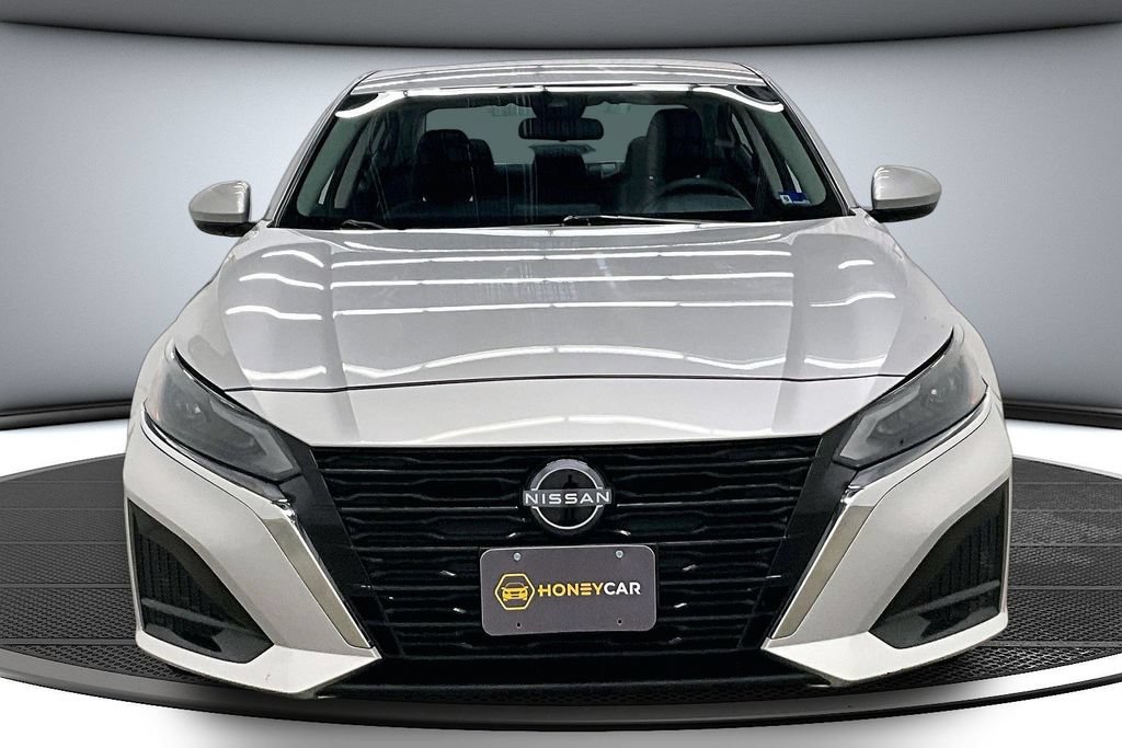 Used 2023 Nissan Altima 2.5 SV AWD/4WD image 2