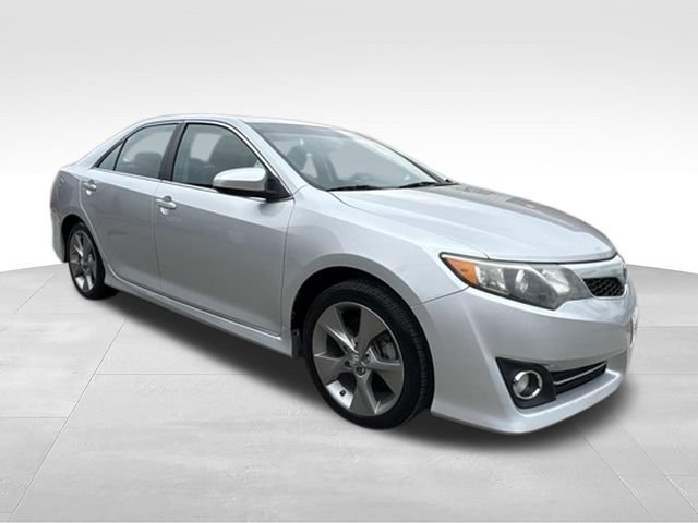 Used 2013 Toyota Camry SE w/ Leather Pkg