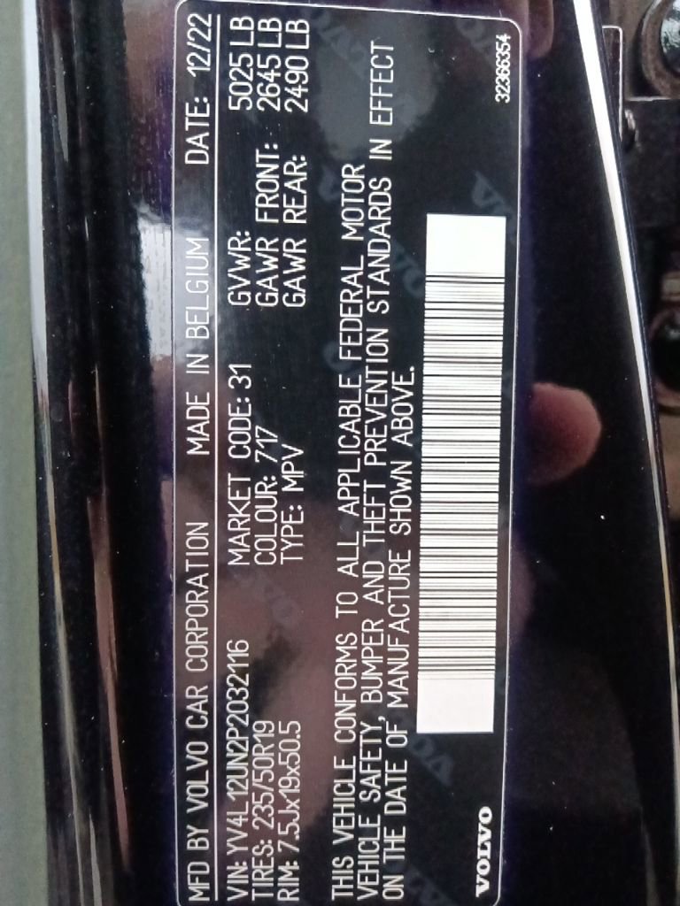 Used 2023 Volvo XC40 B5 Plus w/ Driver Assist Package image 39