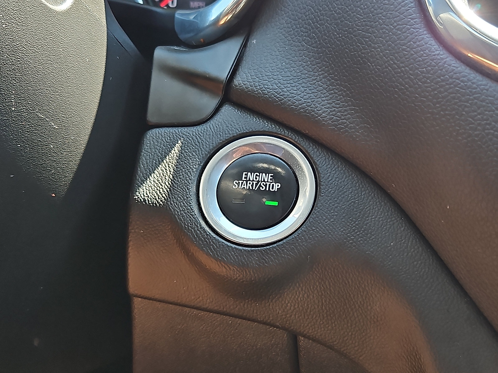 Used 2020 Chevrolet Equinox LT AWD/4WD image 23