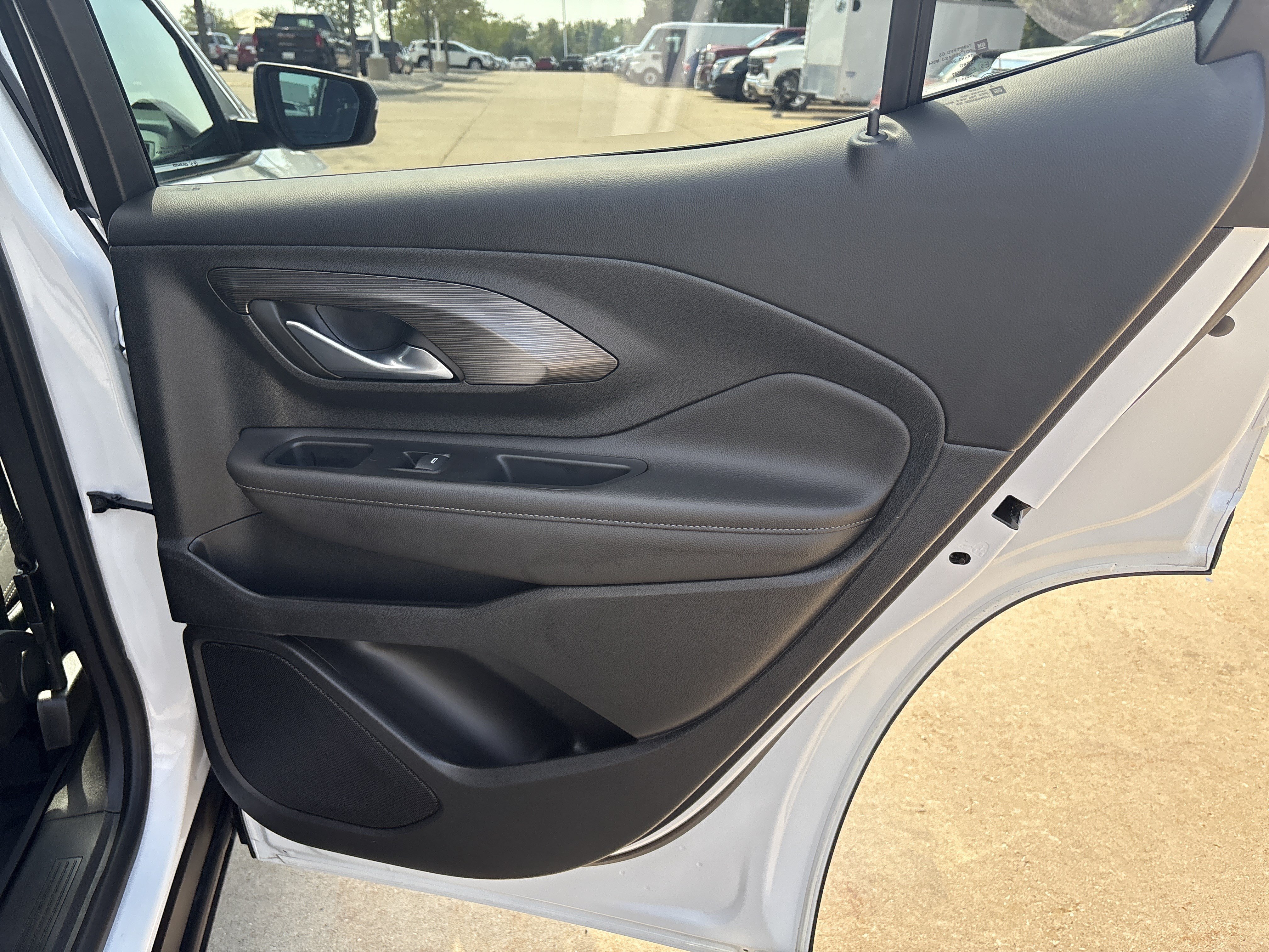 Used 2022 GMC Terrain SLE w/ Driver Convenience Package FWD image 15