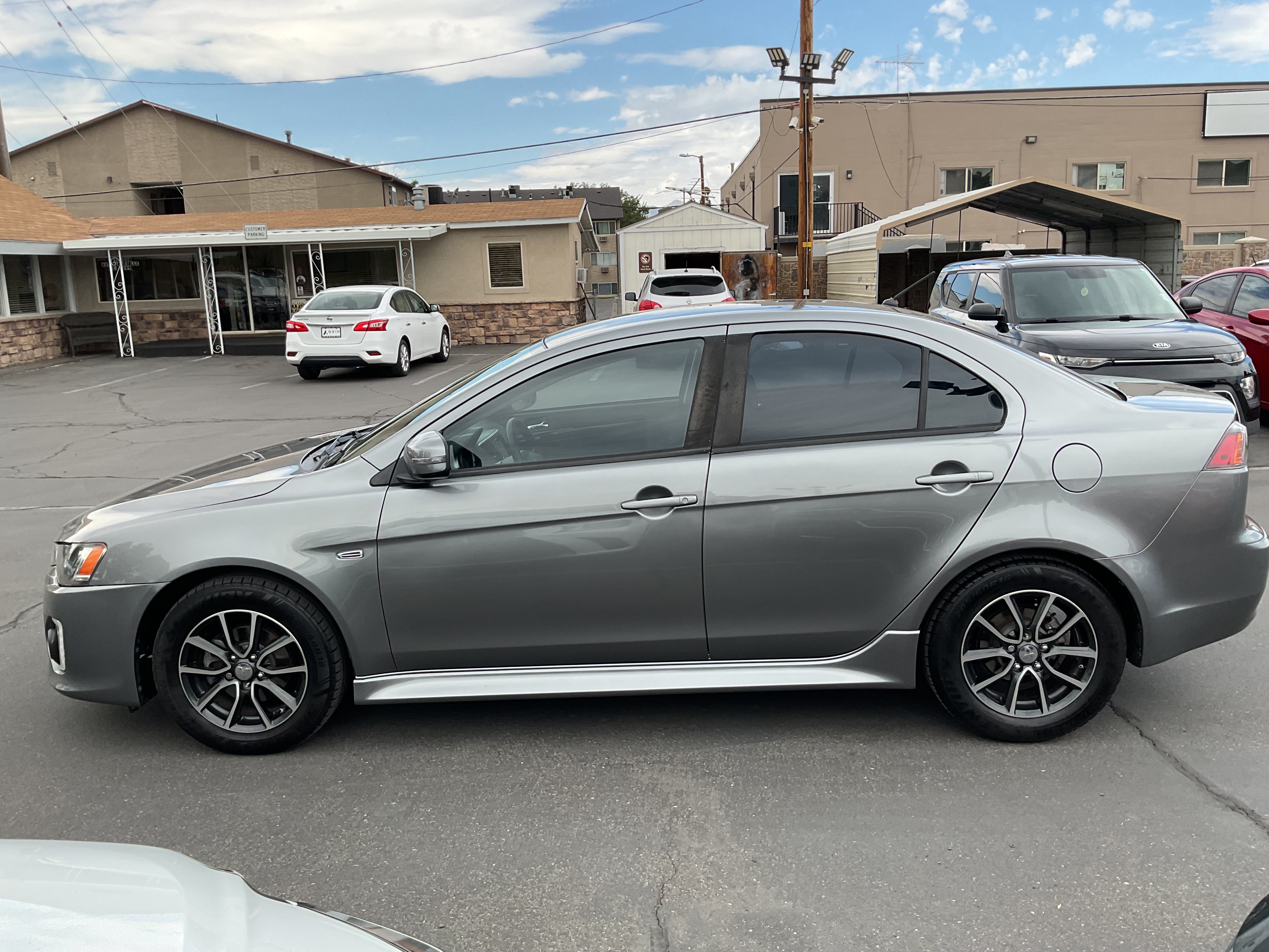 Used 2017 Mitsubishi Lancer ES FWD image 5