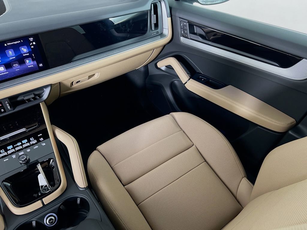 New 2026 Porsche Cayenne image 25