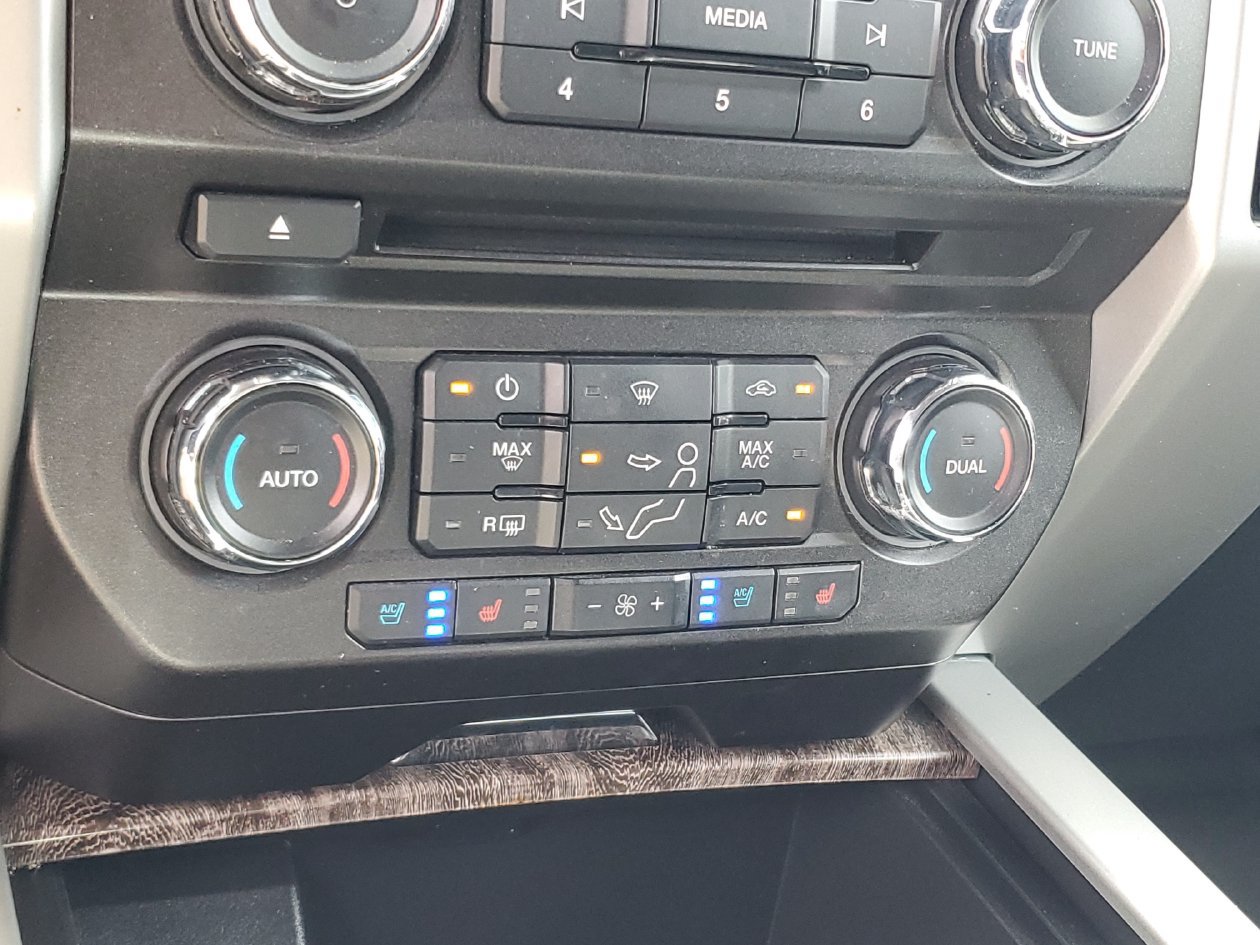 Used 2017 Ford F250 Lariat w/ Lariat Ultimate Package AWD/4WD image 23