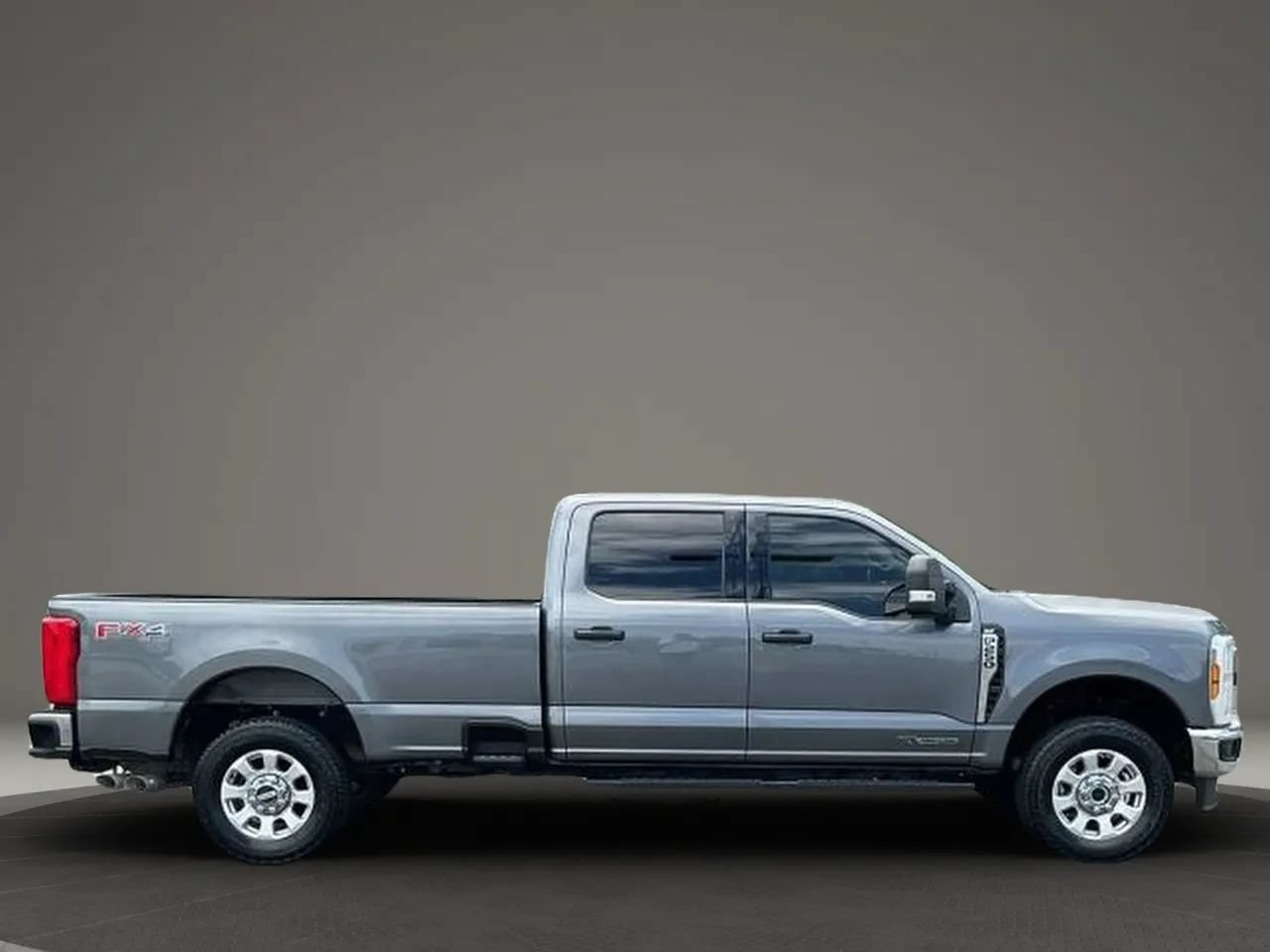 Used 2024 Ford F250 XLT AWD/4WD image 6