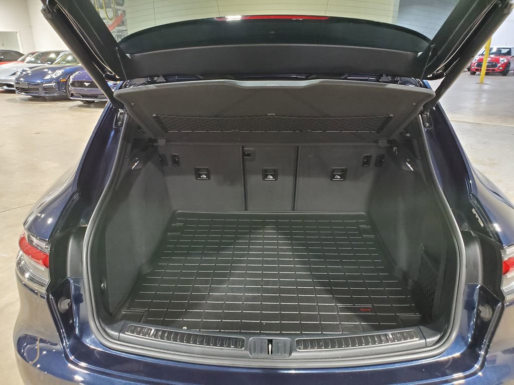 Used 2020 Porsche Macan image 46