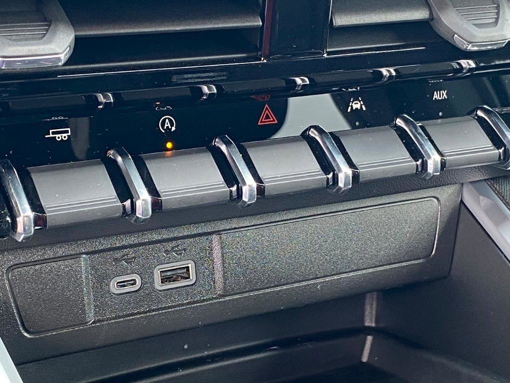 New 2025 Chevrolet Colorado LT w/ LT Convenience Package image 20