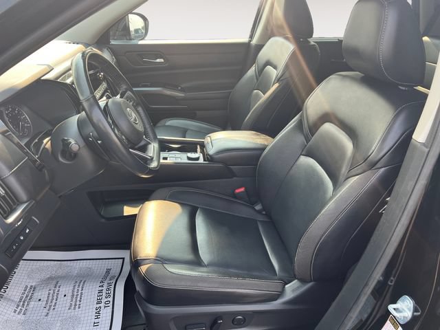 Used 2023 Nissan Pathfinder SL AWD/4WD image 11