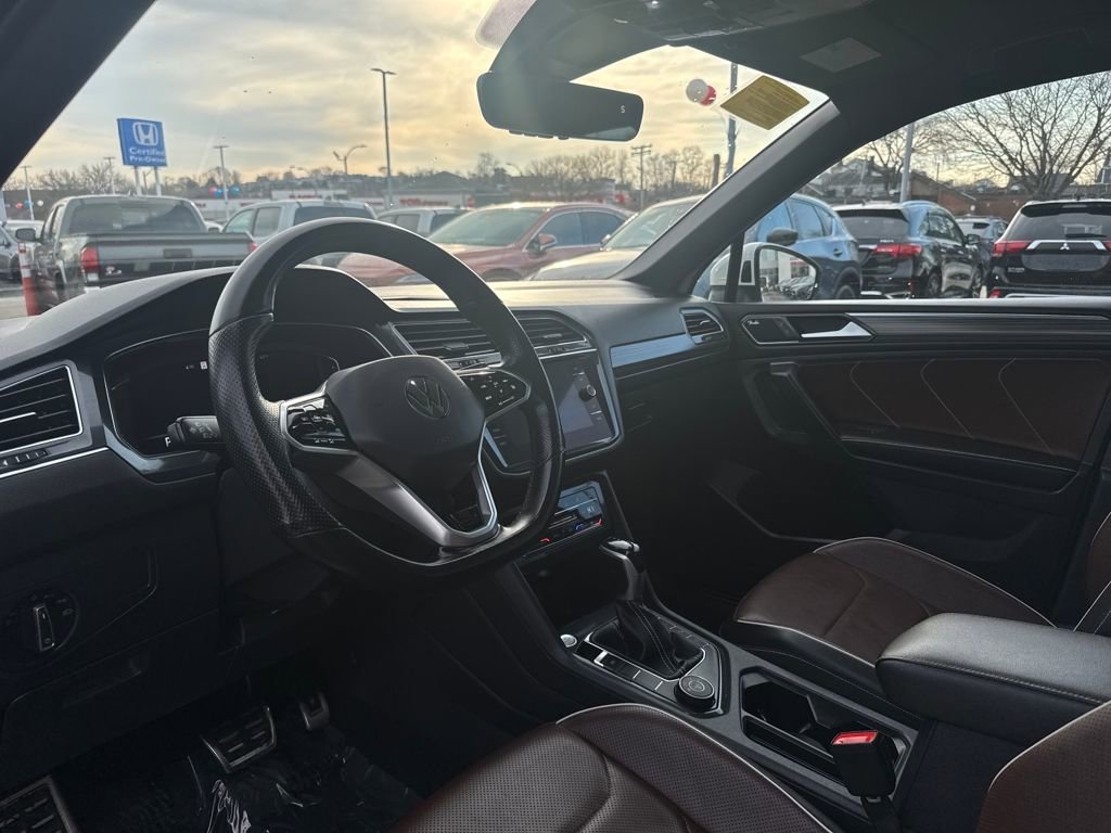 Used 2022 Volkswagen Tiguan SEL R-Line image 15