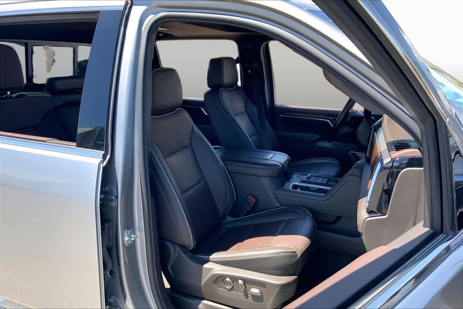 Used 2025 GMC Sierra 2500 Denali w/ Denali Reserve Package AWD/4WD image 8