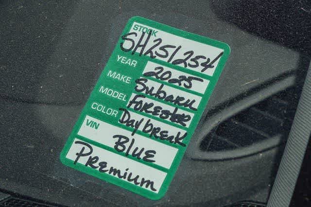 Certified 2025 Subaru Crosstrek 2.5i Premium AWD/4WD image 27