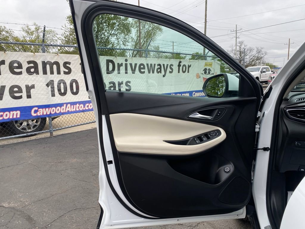 Used 2020 Buick Encore GX Preferred w/ Cold Weather Comfort Package FWD image 12