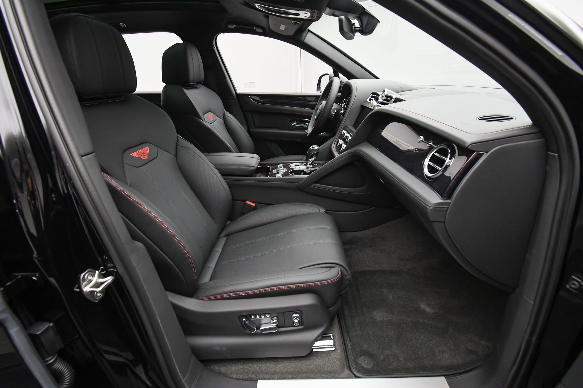 New 2024 Bentley Bentayga Extended Wheelbase image 45