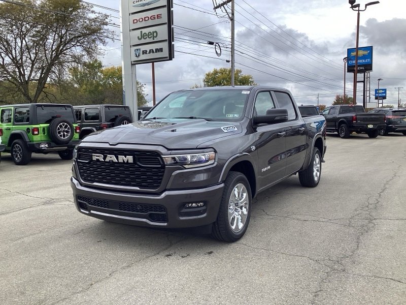 New 2026 RAM 1500 4x4 Crew Cab image 3