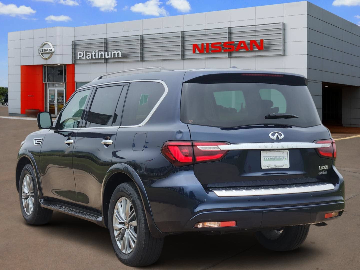 Used 2024 INFINITI QX80 Luxe RWD image 5