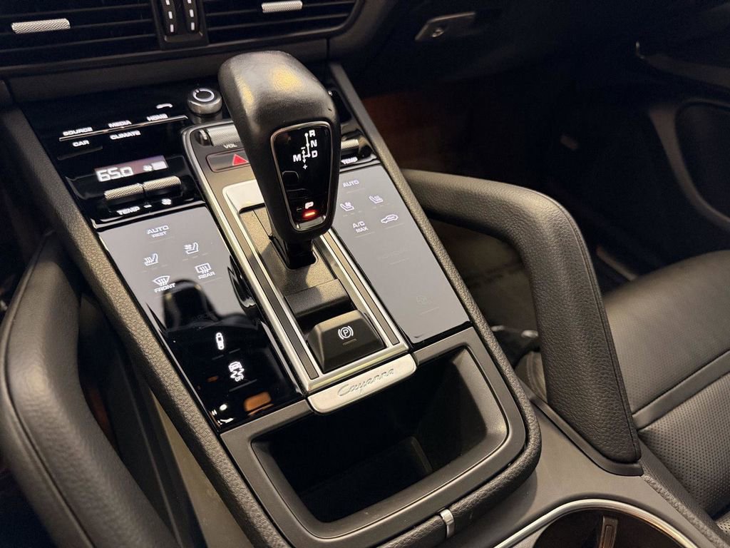 Certified 2023 Porsche Cayenne Coupe AWD/4WD image 18