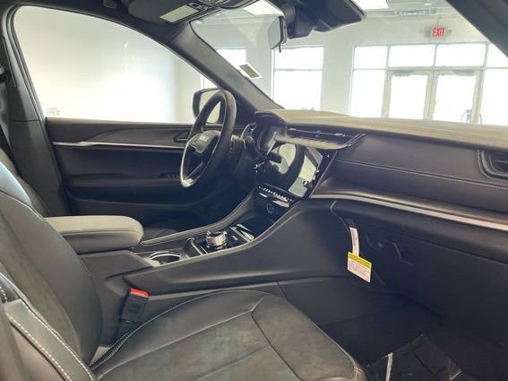 New 2026 Jeep Grand Cherokee Laredo image 24