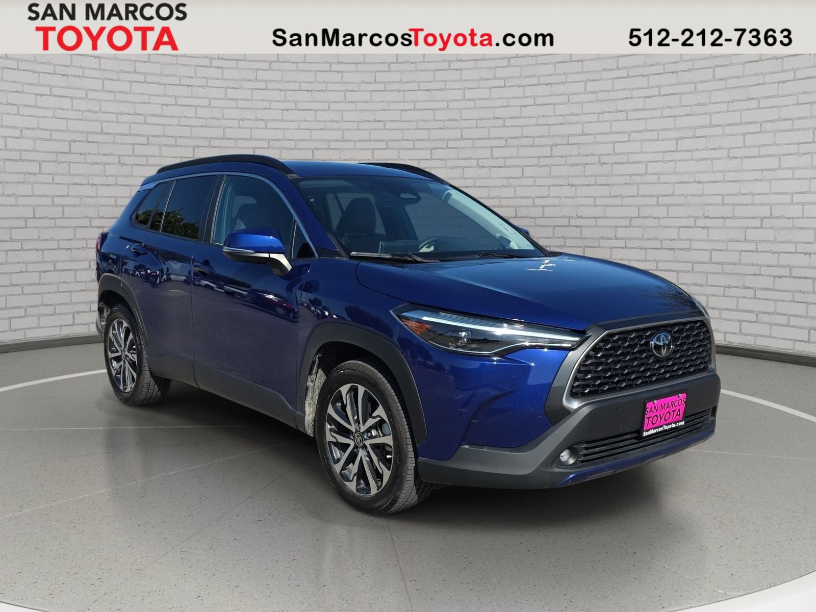 Used 2023 Toyota Corolla Cross XLE w/ Convenience Package AWD/4WD image 3
