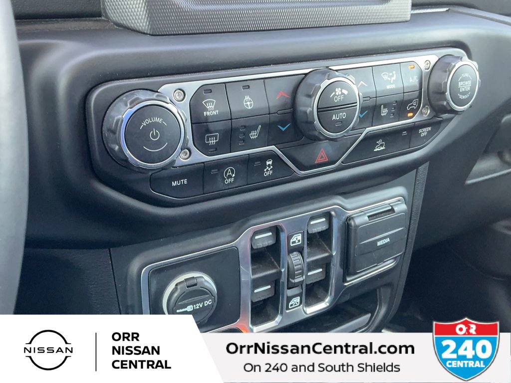 Used 2020 Jeep Gladiator Overland w/ Cold Weather Group image 23