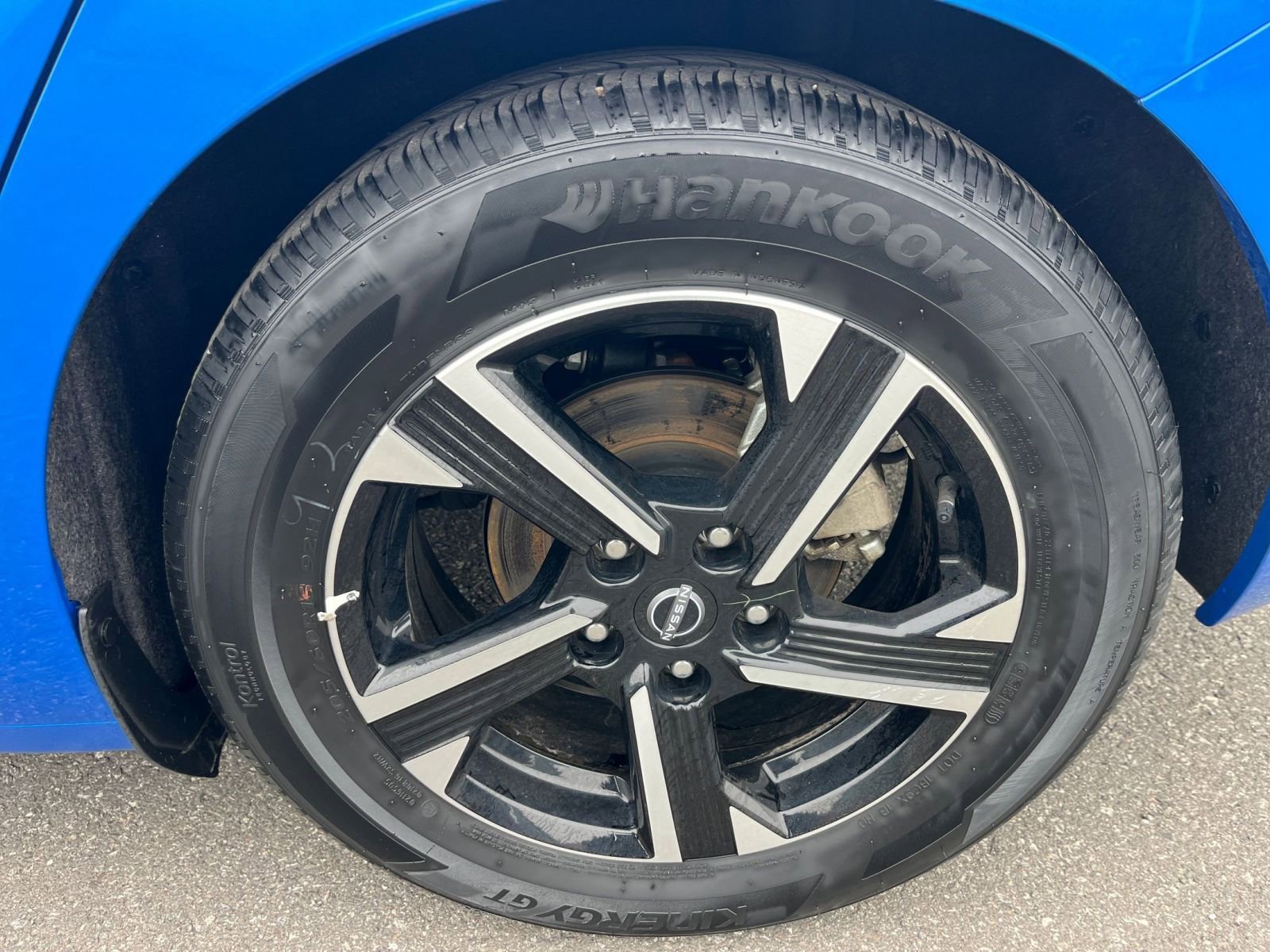 Used 2025 Nissan Sentra SV FWD image 29