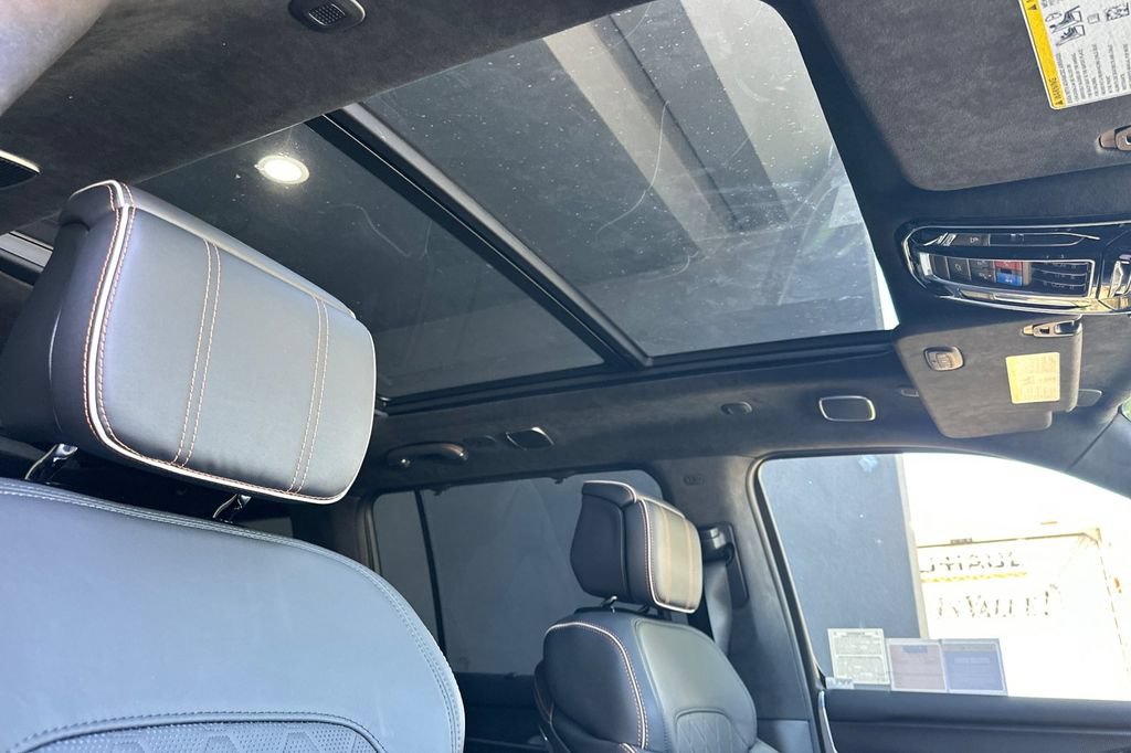 New 2026 Jeep Grand Wagoneer L Summit AWD/4WD image 18