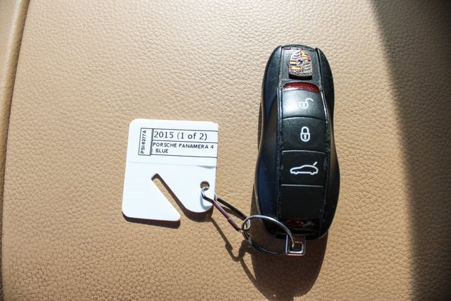 Used 2015 Porsche Panamera 4 image 29