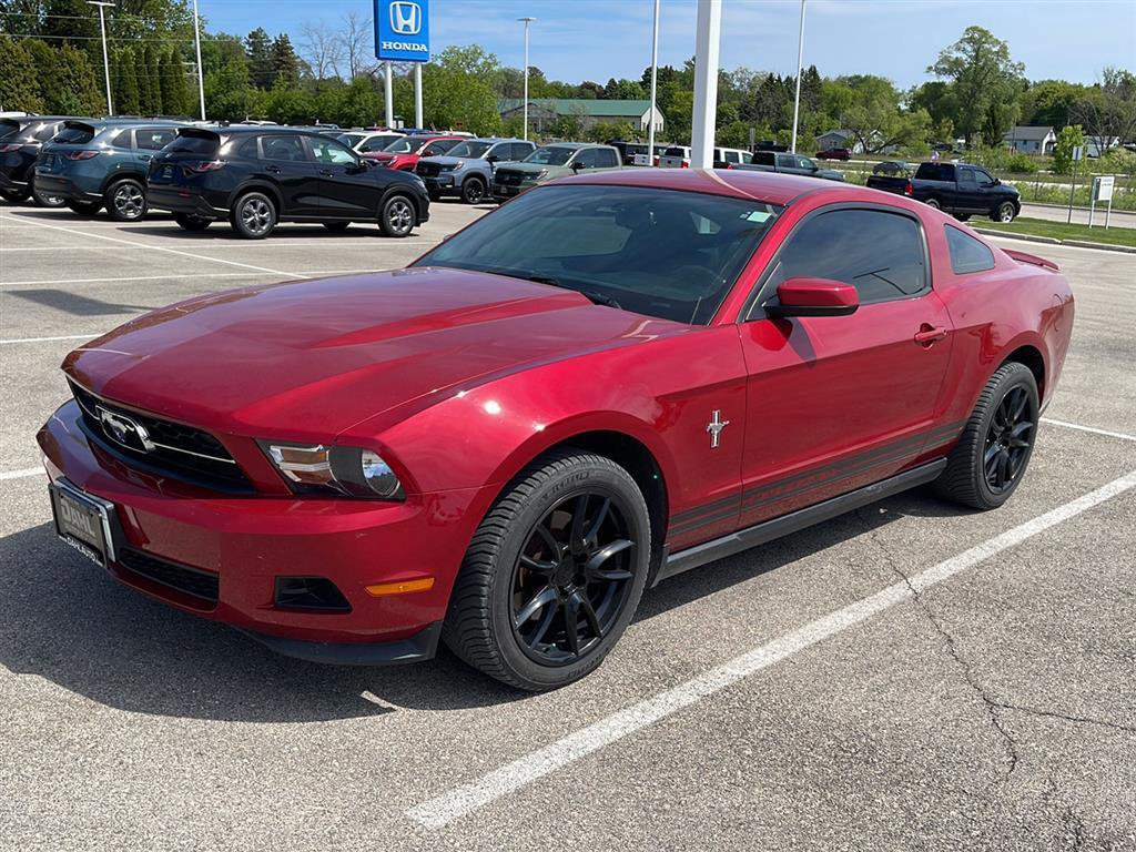 Used 2011 Ford Mustang Premium w/ 202A Rapid Spec Order Code RWD image 19