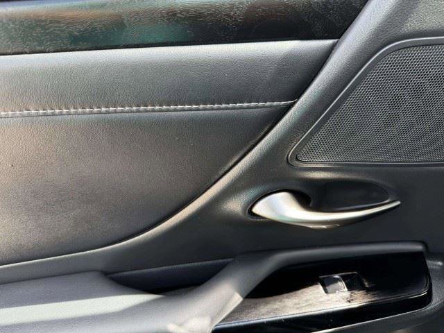 Used 2022 Lexus ES 250 w/ Premium Package AWD/4WD image 32