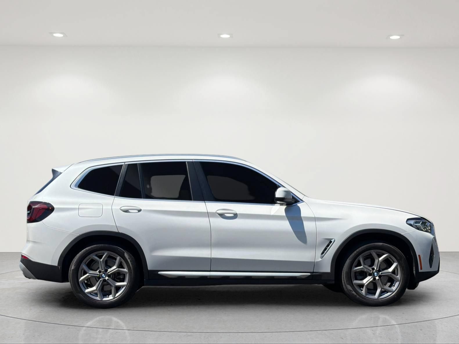 Used 2022 BMW X3 xDrive30i AWD/4WD image 5