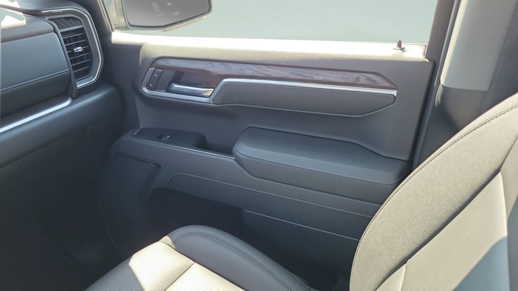 Used 2026 GMC Sierra 1500 SLT image 24