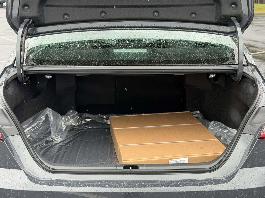New 2026 Toyota Camry SE w/ Convenience Package FWD image 13