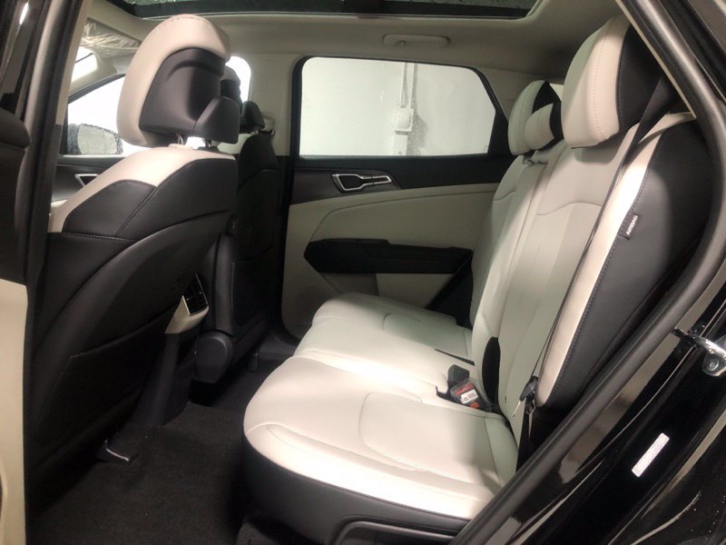 New 2026 Kia Sportage EX w/ EX Panorama Roof Package FWD image 16
