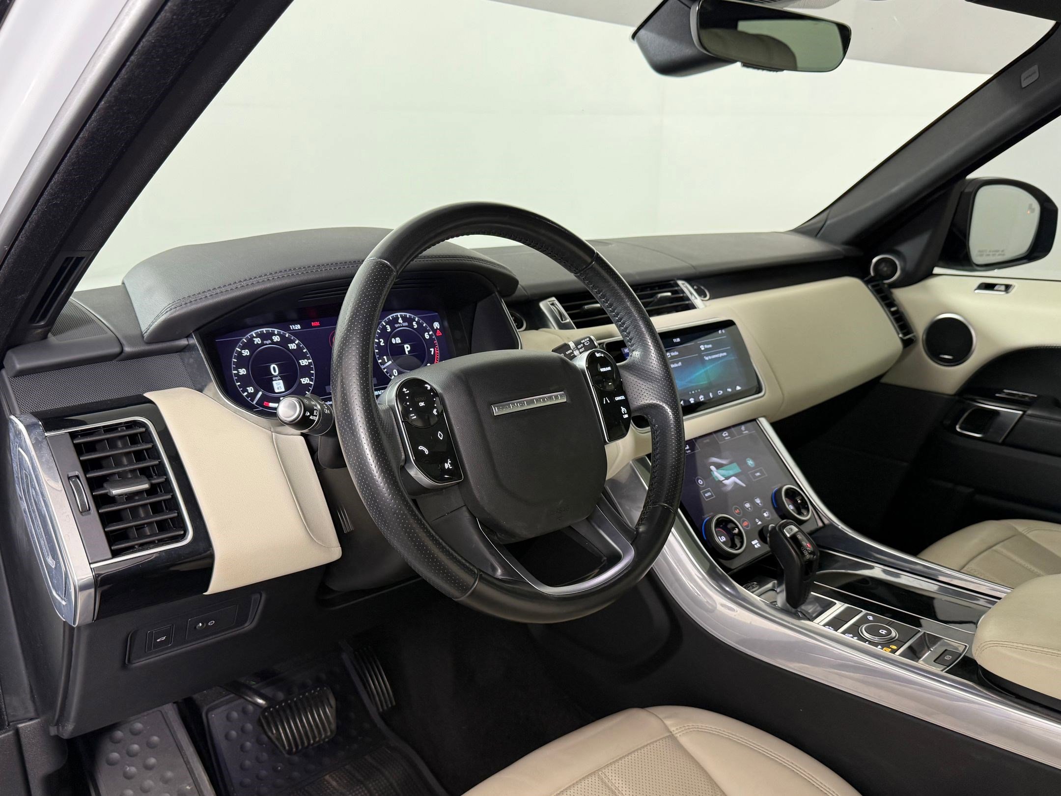 Used 2019 Land Rover Range Rover Sport HSE image 4