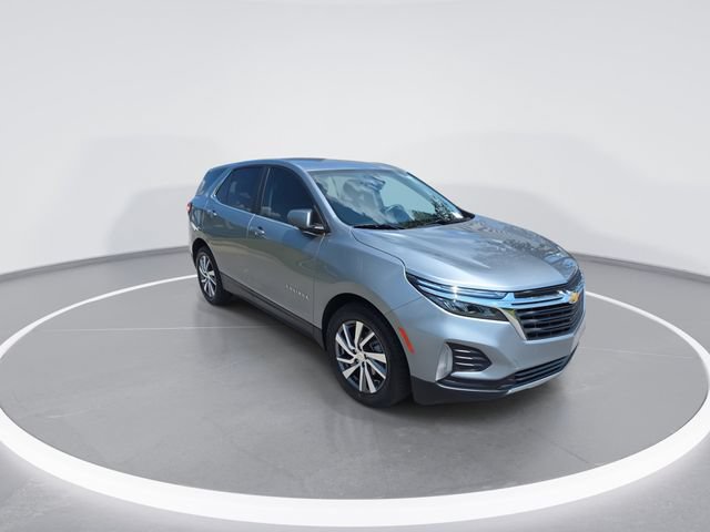 Used 2024 Chevrolet Equinox LT FWD image 2