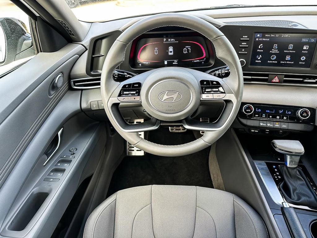 Used 2025 Hyundai Elantra Sport w/ Cargo Package image 21