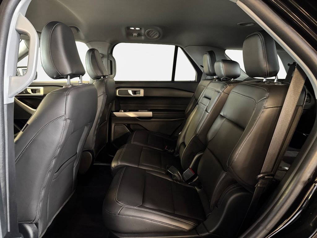 Used 2022 Ford Explorer XLT w/ Equipment Group 202A image 24