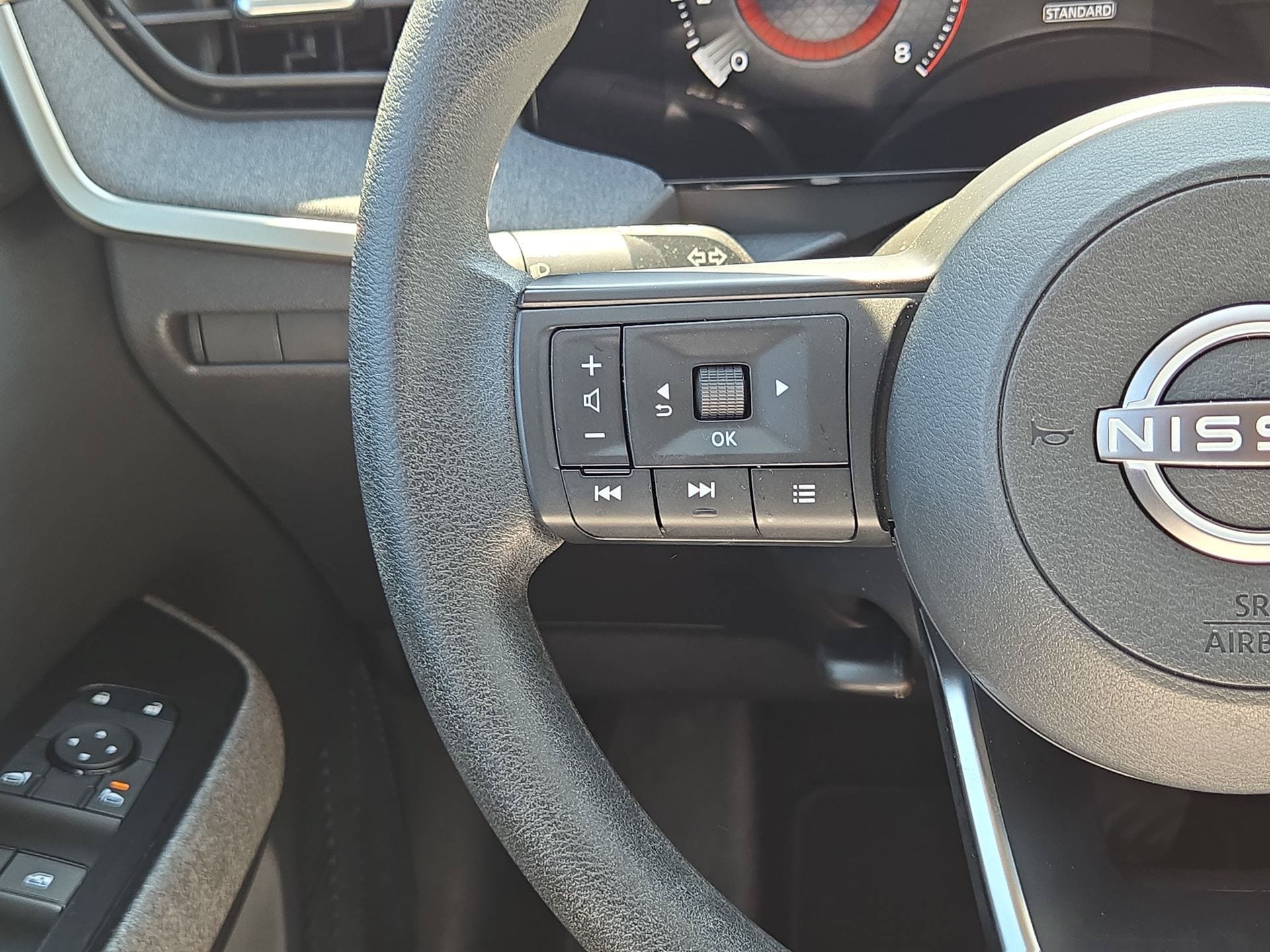 Used 2026 Nissan Kicks SV w/ SV Premium Package AWD/4WD image 21