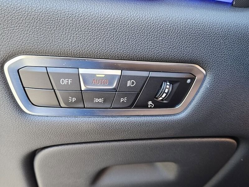Used 2023 BMW X6 xDrive40i AWD/4WD image 33