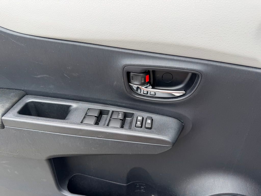 Used 2013 Toyota Yaris LE FWD image 29